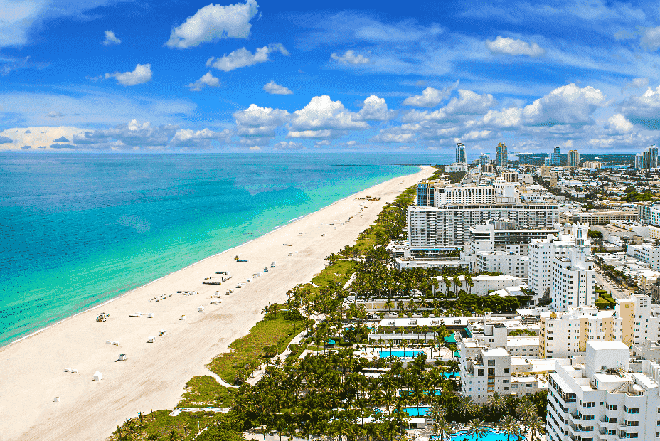 Vista aérea da praia de Miami em Abril